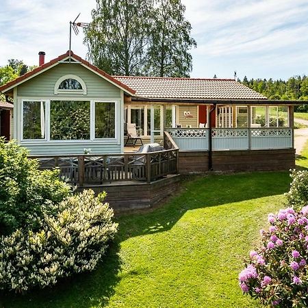 Luxury Villa By Lake Welcome You Ю Экстерьер фото