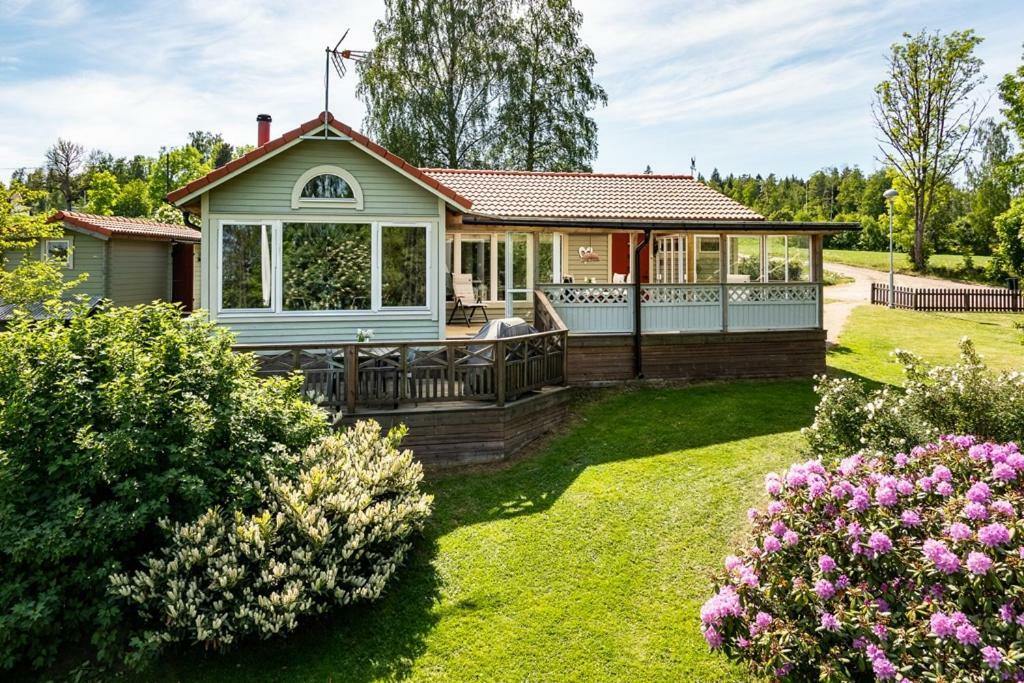 Luxury Villa By Lake Welcome You Ю Экстерьер фото